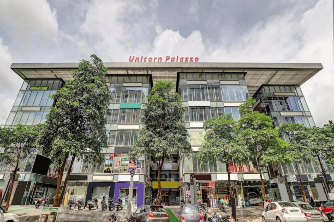Hotel Unicorn, Surat Exterior photo